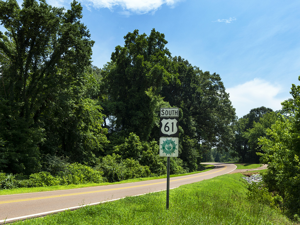 Highway 61 – The Great River Road in Mississippi